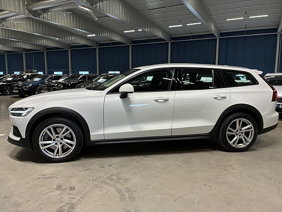 Volvo V60 Cross Country 5 of 18