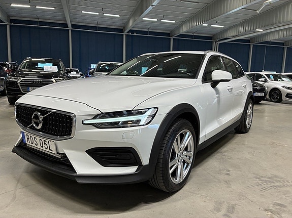 Volvo V60 Cross Country 6 of 18