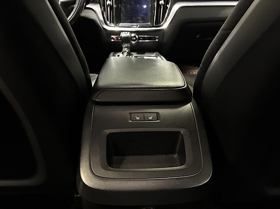 Volvo V60 Cross Country 11 of 18