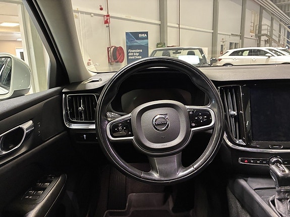 Volvo V60 Cross Country 13 of 18