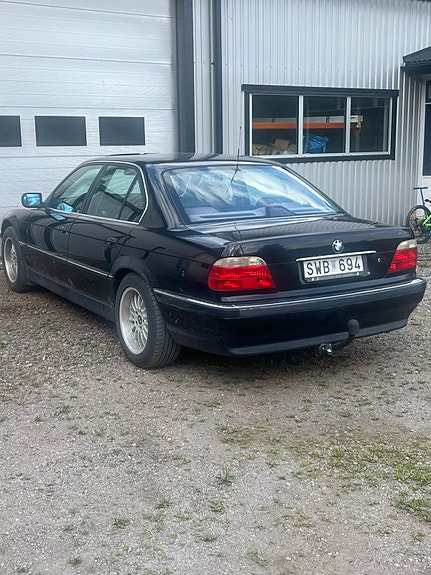 BMW 735i 7 of 7