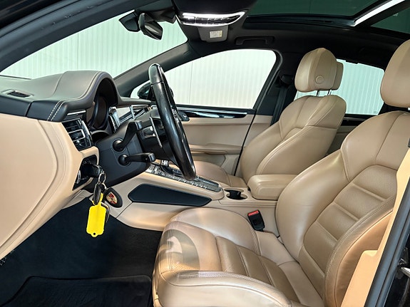 Porsche Macan 9 of 27