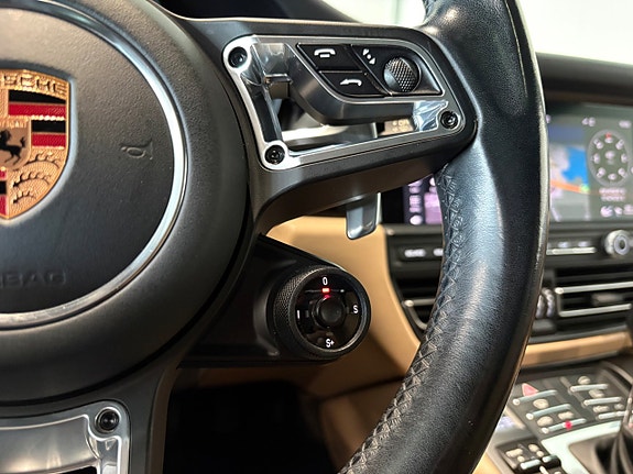 Porsche Macan 19 of 27