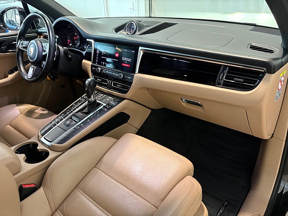 Porsche Macan 14 of 27
