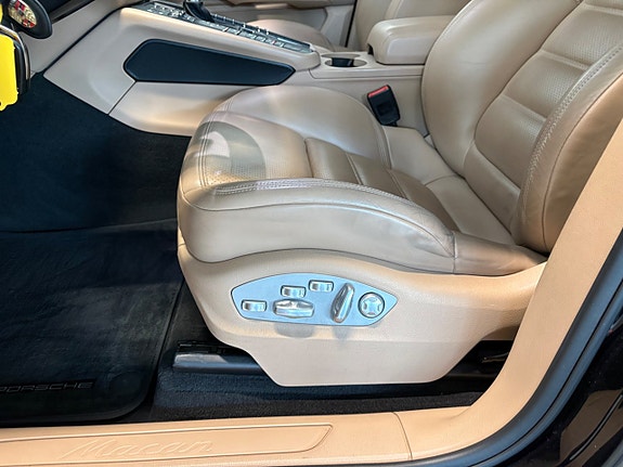 Porsche Macan 11 of 27