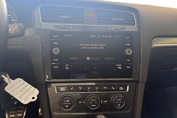 Volkswagen Golf Alltrack 18 of 19