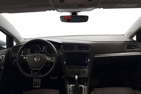 Volkswagen Golf Alltrack 11 of 19