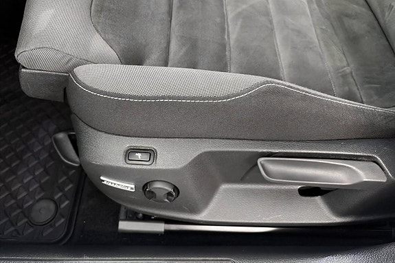 Volkswagen Golf Alltrack 15 of 19