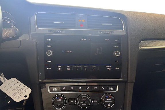 Volkswagen Golf Alltrack 17 of 19