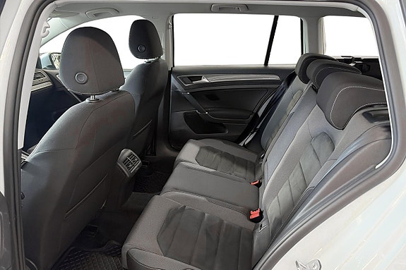 Volkswagen Golf Alltrack 10 of 19