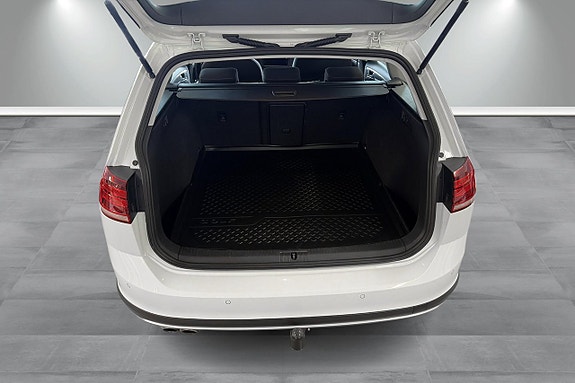 Volkswagen Golf Alltrack 12 of 19