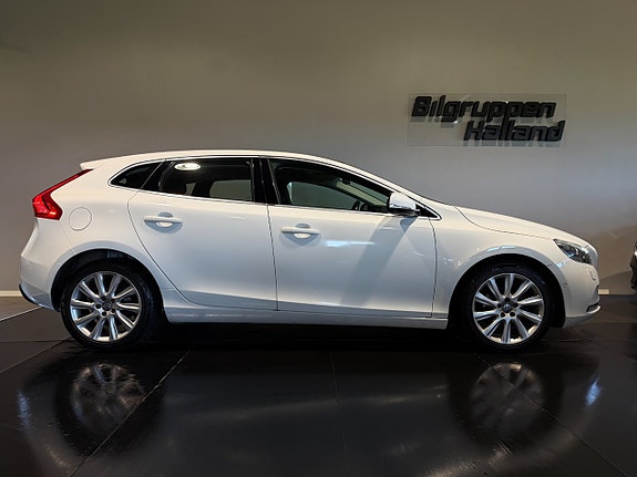 Volvo V40 9 of 30