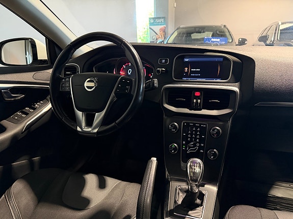 Volvo V40 15 of 30