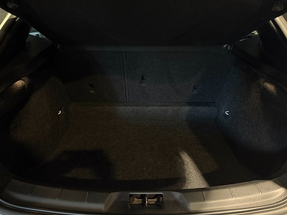Volvo V40 19 of 30