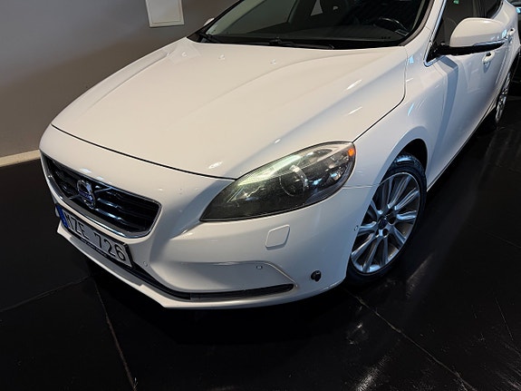 Volvo V40 8 of 30