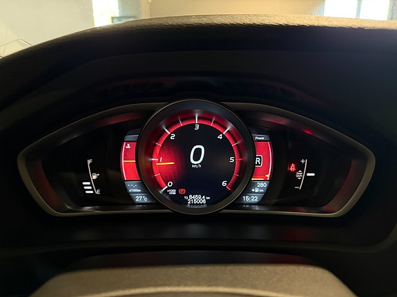 Volvo V40 20 of 30
