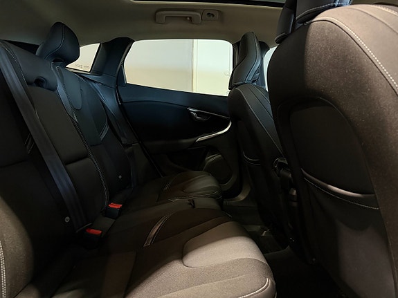 Volvo V40 18 of 30