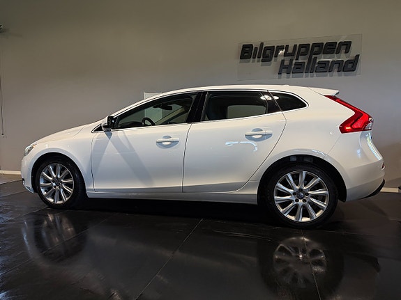 Volvo V40 4 of 30