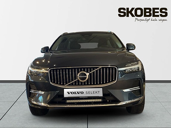 Volvo XC60 2 of 25