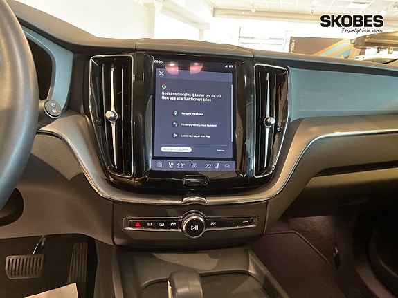Volvo XC60 13 of 25