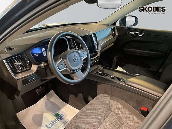 Volvo XC60 9 of 25