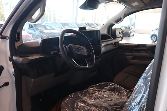 Ford Transit Custom 6 of 13