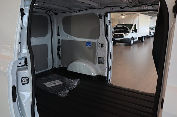 Ford Transit Custom 9 of 13