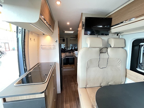 Adria Twin 640 SL / B-kort / Solcell / Cykelställ / Automat / Långbädd / 9 of 16