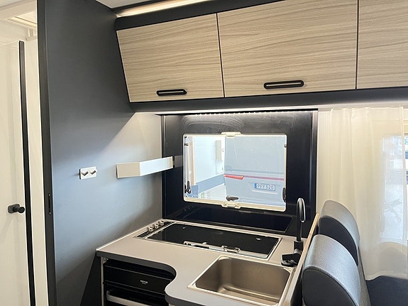 Sun Living A 75 SL (AC+Litium+Solcellx2+Ugn+3 500kg) 16 of 27