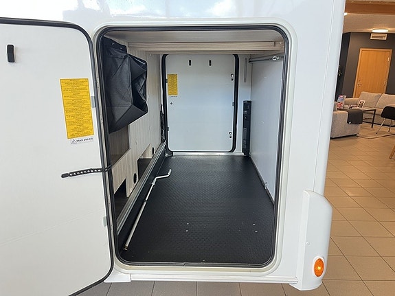 Sun Living A 75 SL (AC+Litium+Solcellx2+Ugn+3 500kg) 7 of 27