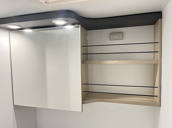 Sun Living A 75 SL (AC+Litium+Solcellx2+Ugn+3 500kg) 21 of 27