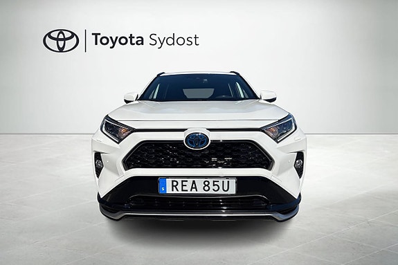 Toyota RAV4 6 of 21