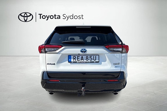 Toyota RAV4 5 of 21