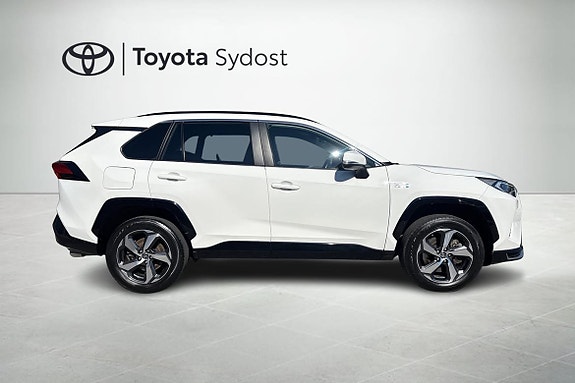 Toyota RAV4 17 of 21