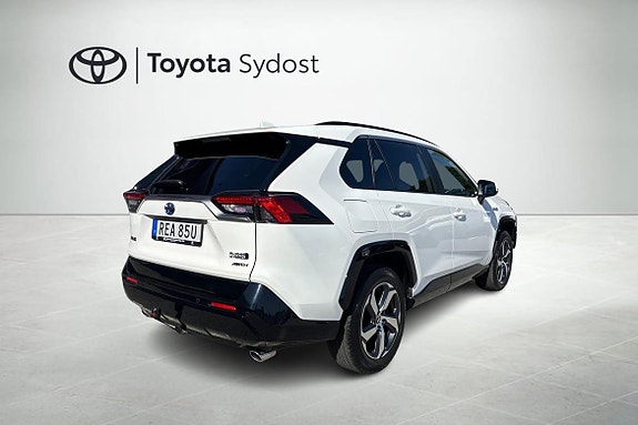 Toyota RAV4 3 of 21