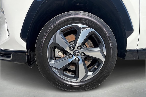 Toyota RAV4 16 of 21