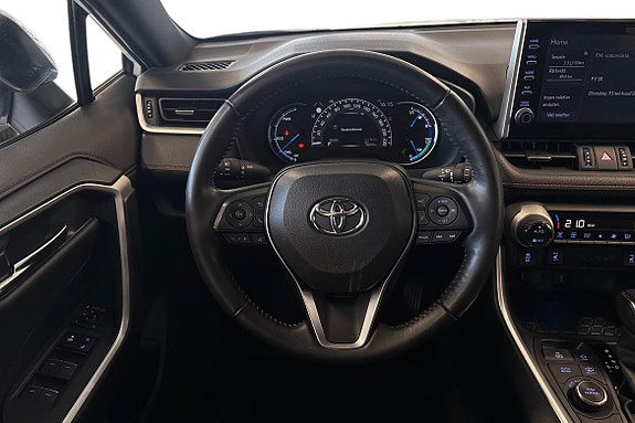 Toyota RAV4 10 of 21