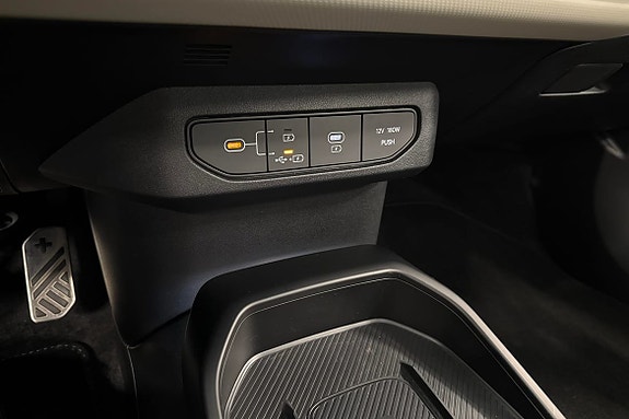 Kia EV4 18 of 24