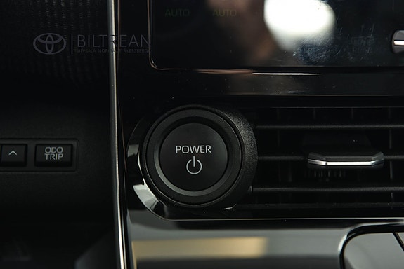 Toyota bZ4X 15 of 18