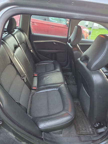 Volvo V70 5 of 6