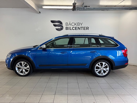 Skoda Octavia Scout 2 of 19