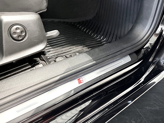 Audi A4 7 of 12