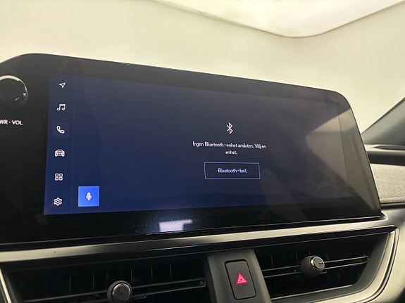 Lexus UX250h 22 of 25