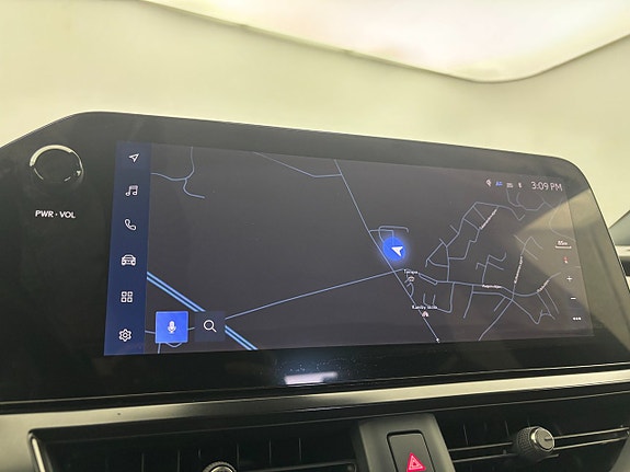 Lexus UX250h 20 of 25