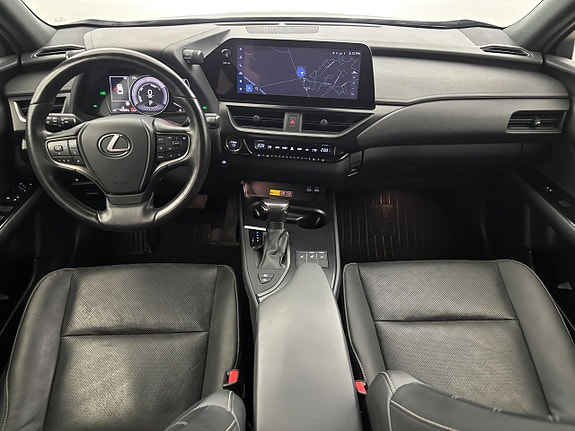 Lexus UX250h 17 of 25