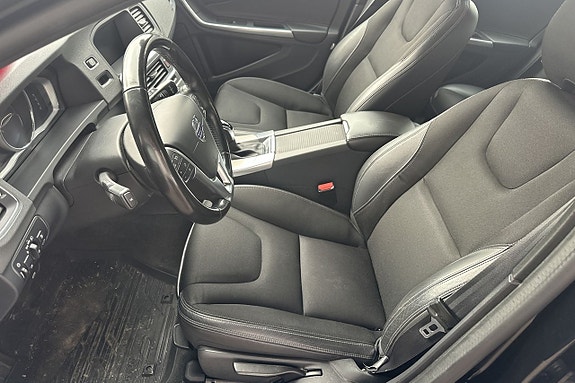 Volvo V60 26 of 30