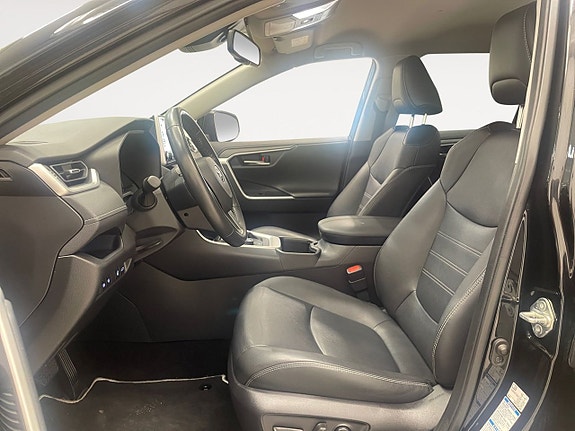 Toyota RAV4 9 of 22