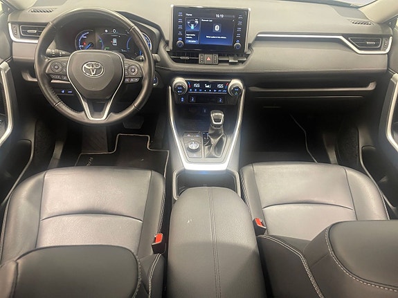 Toyota RAV4 10 of 22