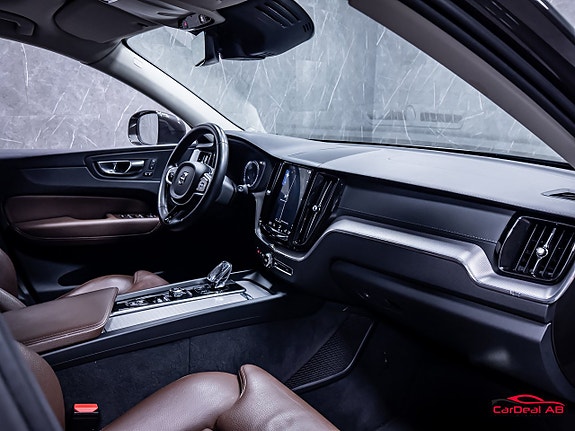Volvo XC60 14 of 29