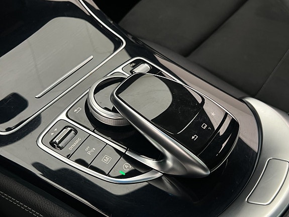 Mercedes-Benz GLC220 d 27 of 30